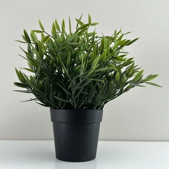 IKEA Set of 3 Faux Greenery - Picture 3 of 9